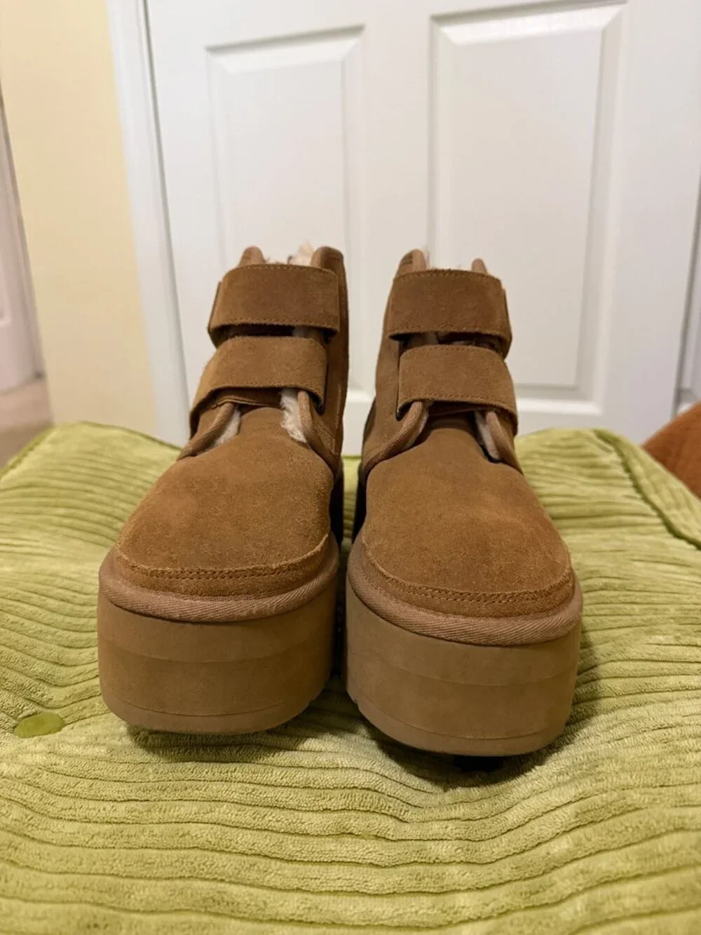UGG Neumel Suede Platform Ankle Boots Size 6